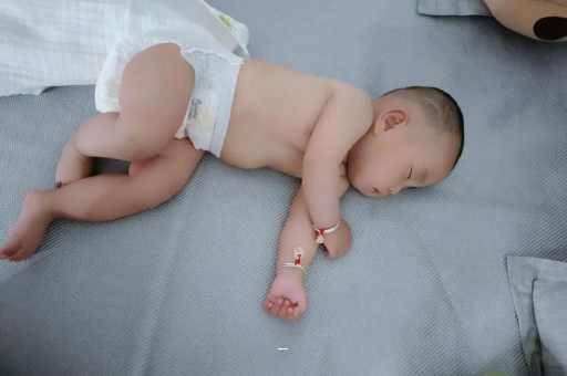 达州宝宝突然很多眼屎